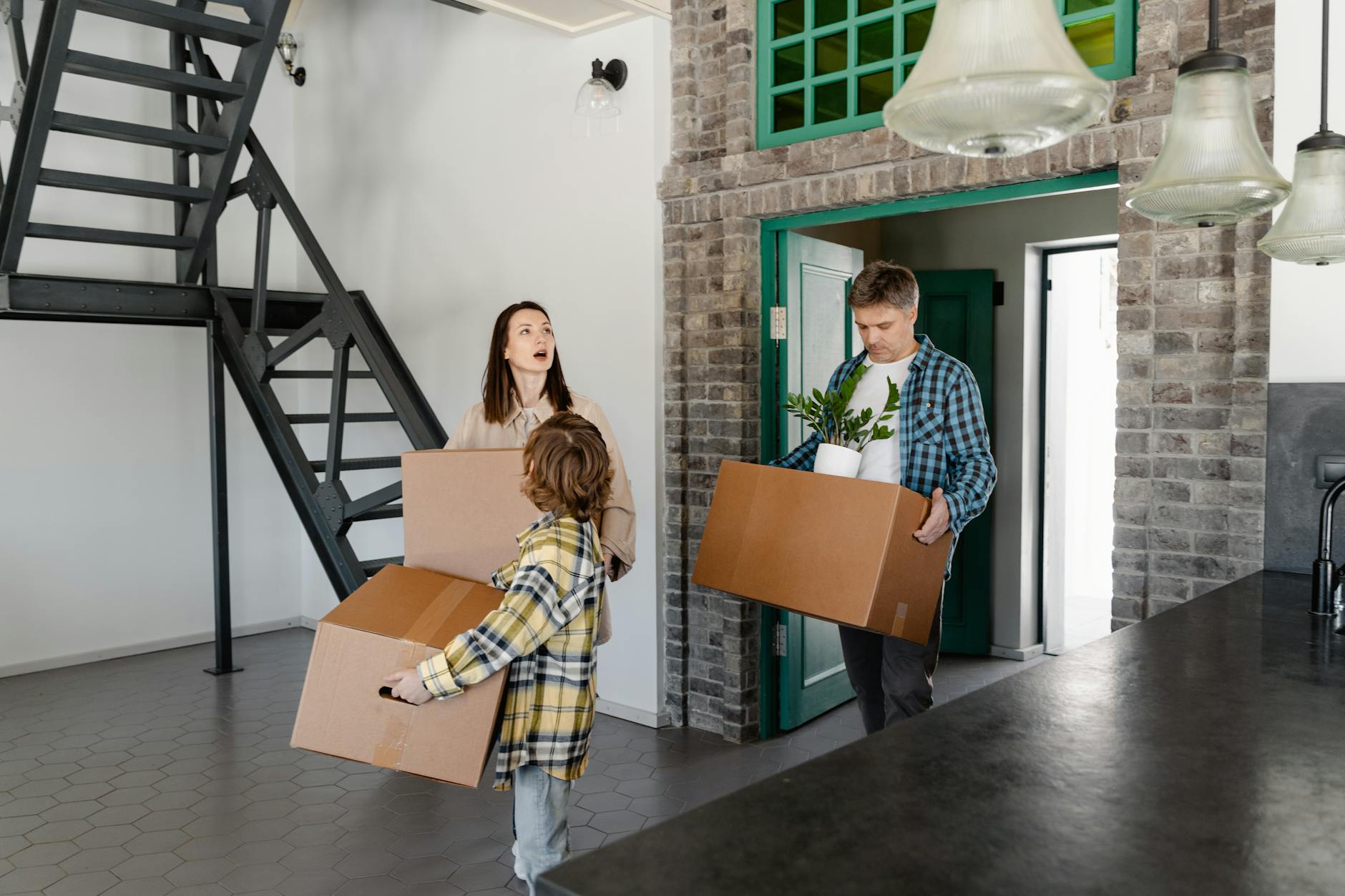 Little Feet, Big Moves: Relocating with Children Made Easier